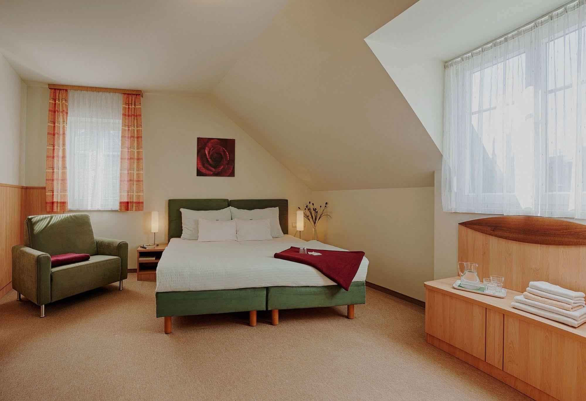 Pension Kasper Vienna Exterior photo